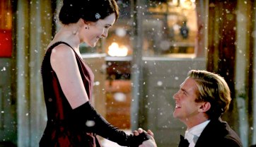 I wonder if George will have snowflakes falling when he marries Amal? Because...he's George Clooney...he can make that happen.