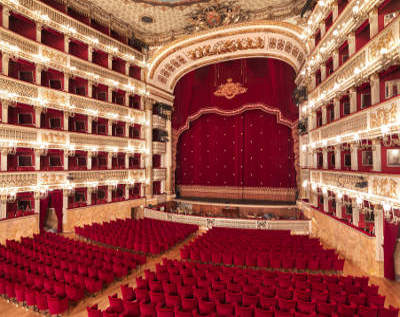 Teatro San Carlo, the oldest opera house in Italy...perfect for a premiere! 