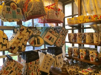 Teatime accouterments.